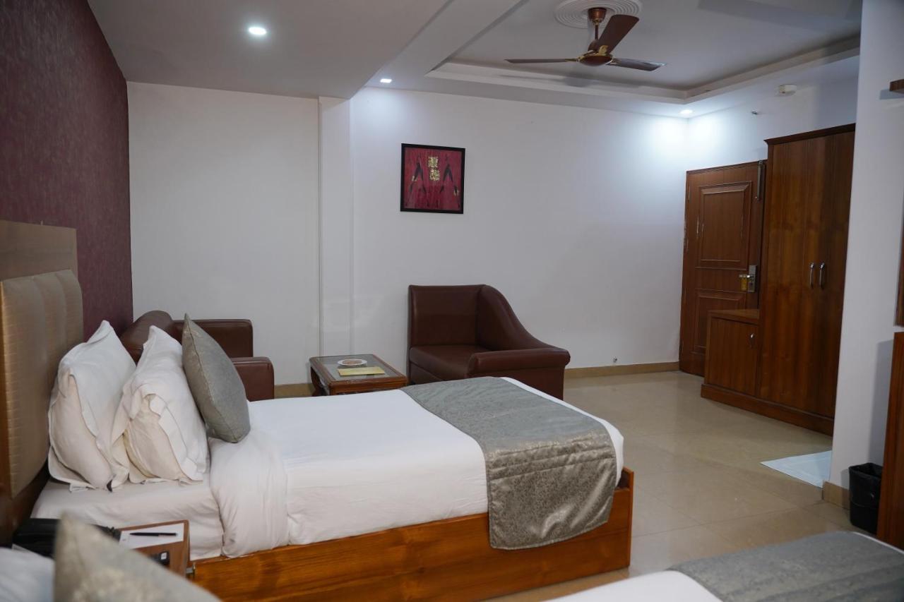 The Lohmod Hotel - Near Delhi Airport New Delhi Exterior photo