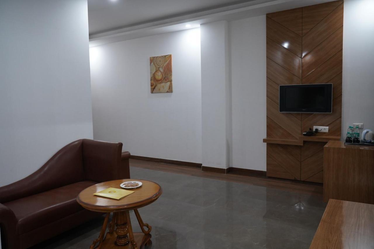The Lohmod Hotel - Near Delhi Airport New Delhi Exterior photo