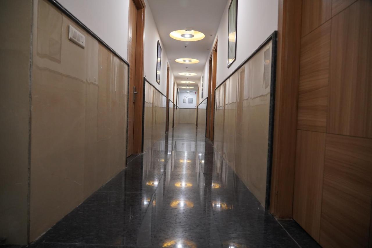 The Lohmod Hotel - Near Delhi Airport New Delhi Exterior photo