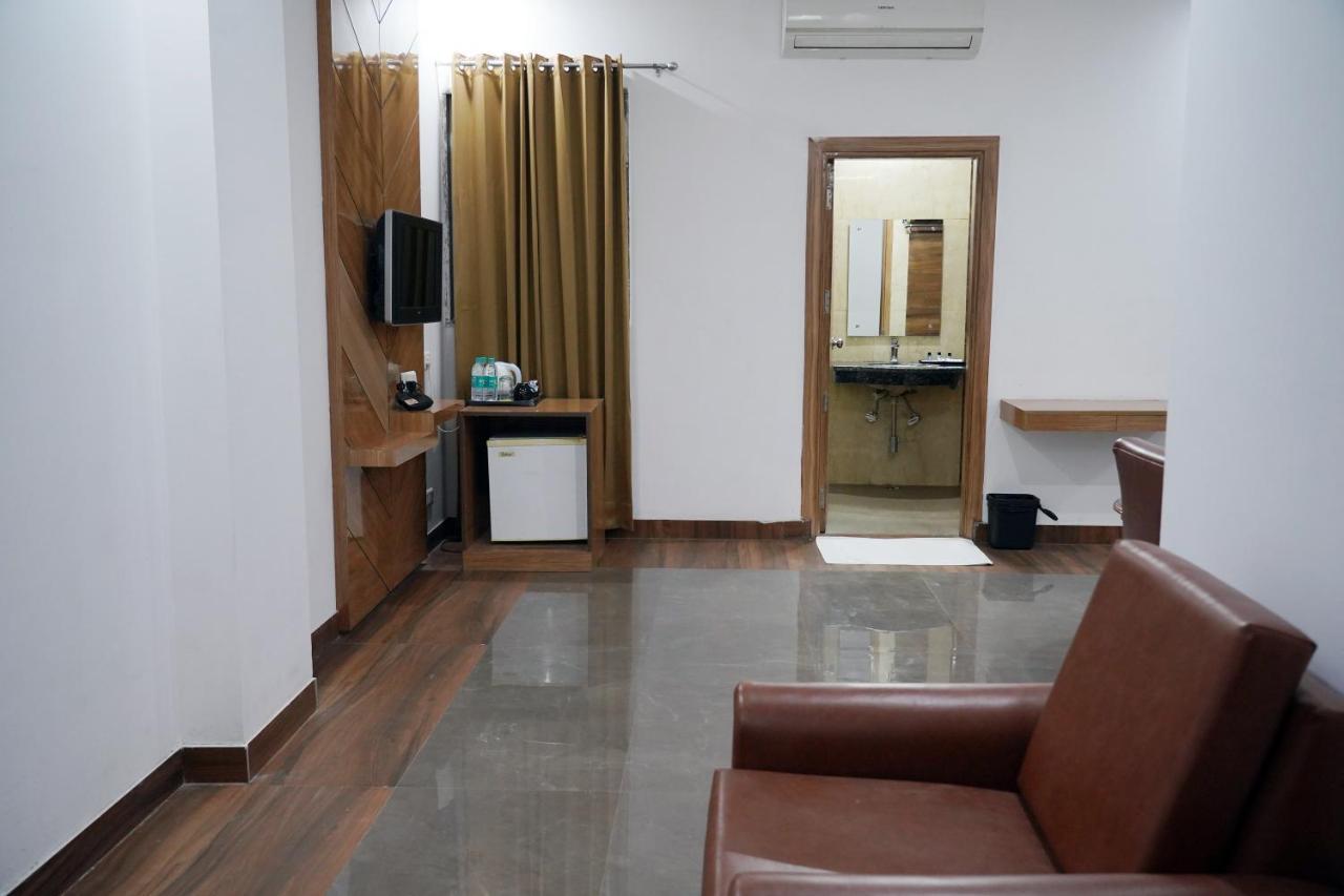 The Lohmod Hotel - Near Delhi Airport New Delhi Exterior photo