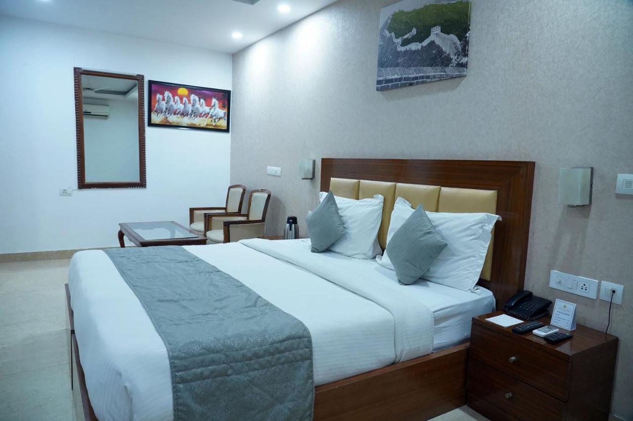 The Lohmod Hotel - Near Delhi Airport New Delhi Exterior photo