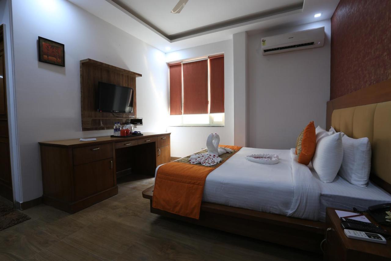 The Lohmod Hotel - Near Delhi Airport New Delhi Exterior photo