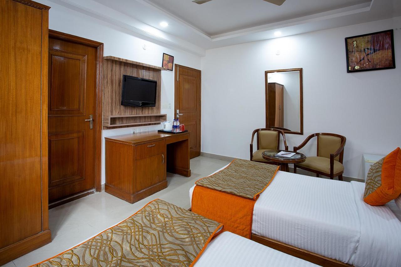 The Lohmod Hotel - Near Delhi Airport New Delhi Exterior photo