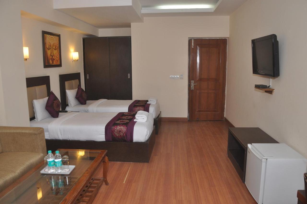 The Lohmod Hotel - Near Delhi Airport New Delhi Exterior photo